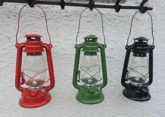 Klassische Sturmlaterne aus Metall & Glas Petroliumlaterne für Garten & Camping