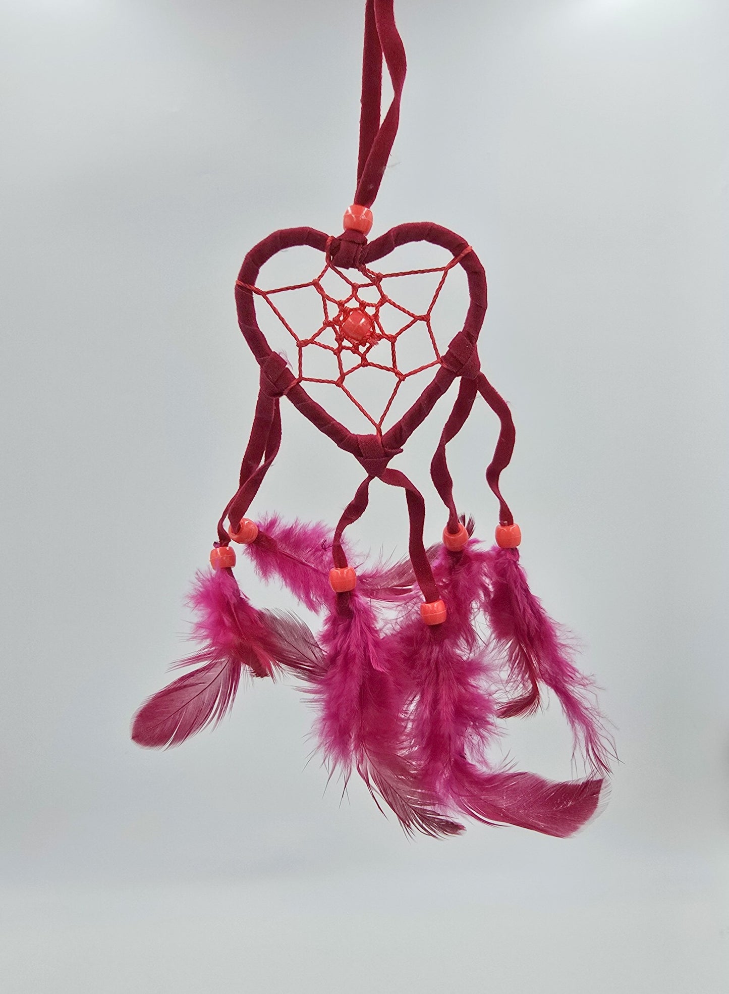 Traumfänger Bali 20x7x0,5 cm Dreamcatcher Herz rot weiß schwarz Rückspiegelanhänger