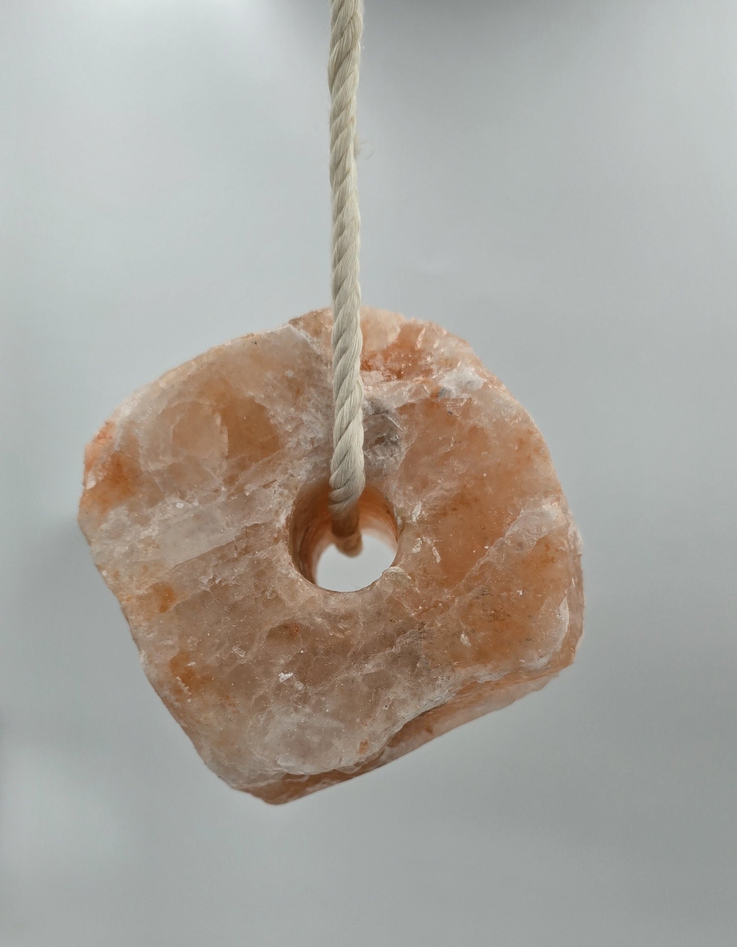 Himalaya Salzleckstein für Pferde mit Seil – 100 % Natur Salz, Mineralien & Spurenelemente