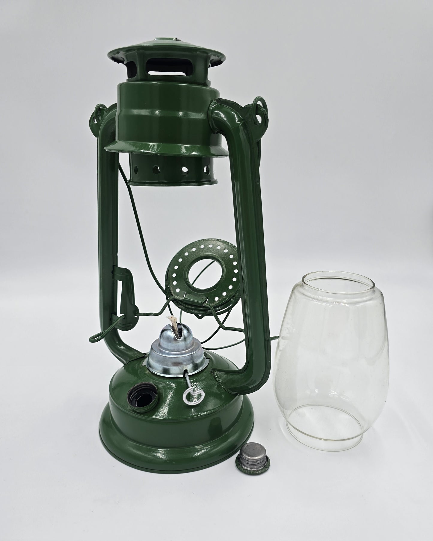 Klassische Sturmlaterne aus Metall & Glas Petroliumlaterne für Garten & Camping