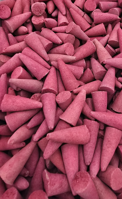 50 x Incense cones with apple-cinnamon scent, aromatic, red, Christmas