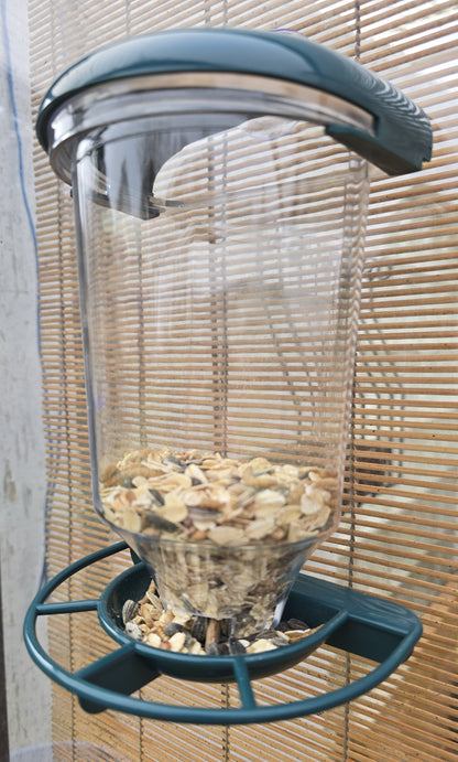 Vogelfutterstation mit Saugnapf für Fenster Dunkelgrün 14x10,5x22,5 cm Futterspender