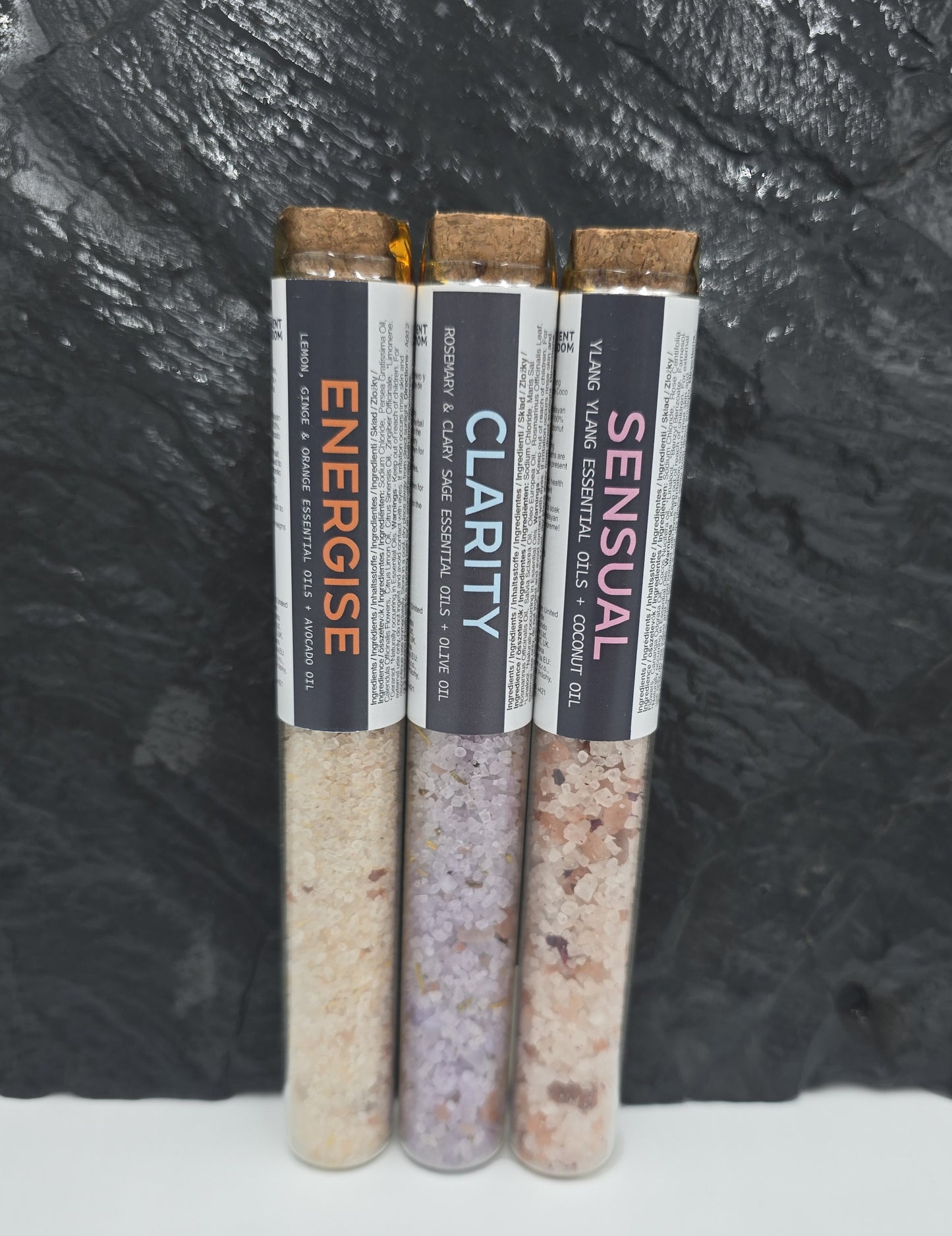 Wellness Geschenk-Set "Serenity Essential" Peeling Creme Badesalz Vitamin-Serum