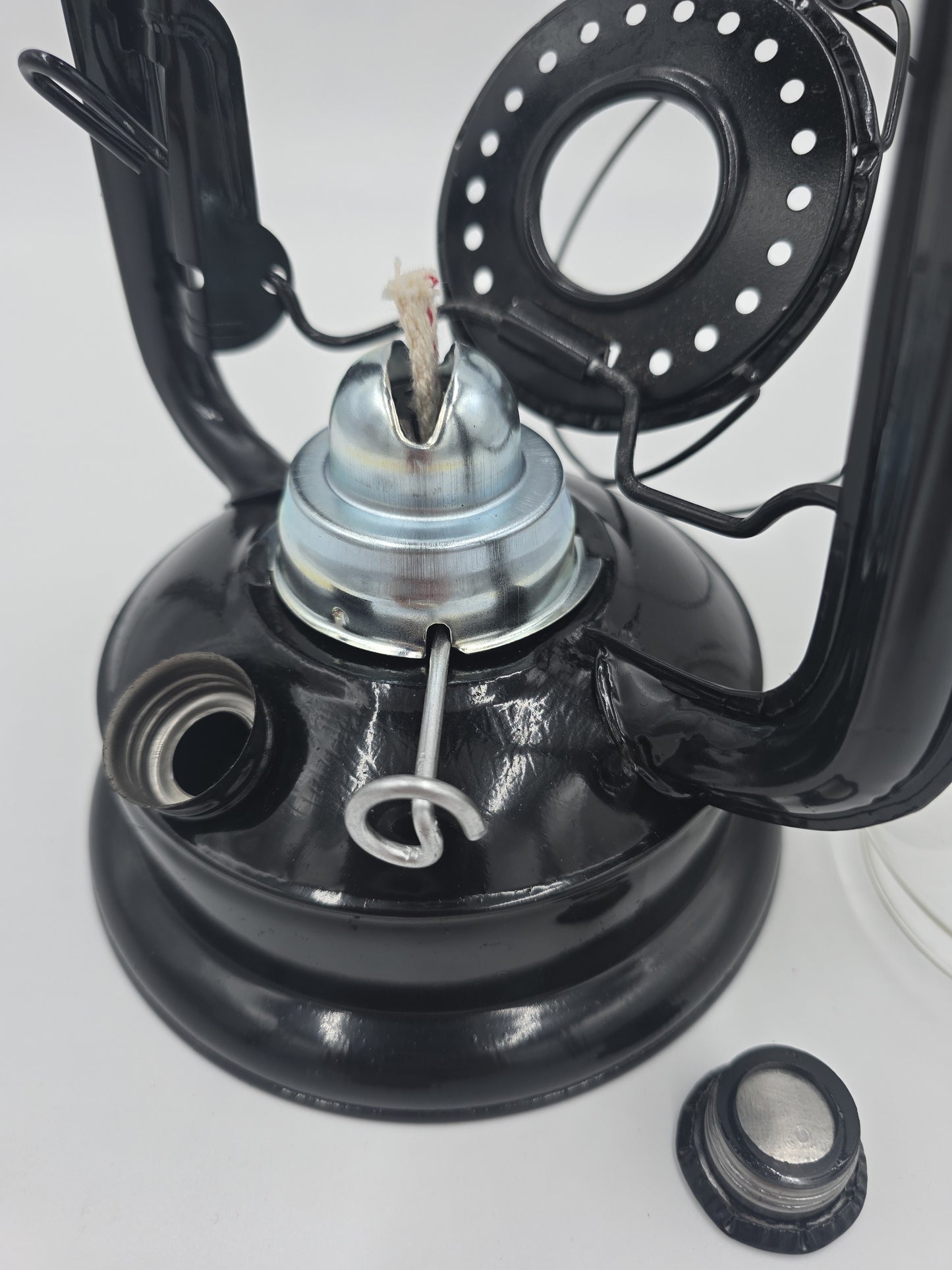 Klassische Sturmlaterne aus Metall & Glas Petroliumlaterne für Garten & Camping