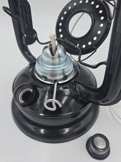 Klassische Sturmlaterne aus Metall & Glas Petroliumlaterne für Garten & Camping